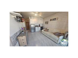 Studio à Sector delta muga 9. Estudio con licencia turistica a 50m playa empruiabrava
