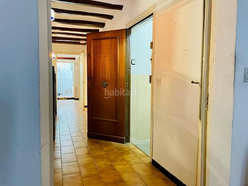 Foto cdd5dfdd-4bb8-4fdc-a6bd-8f3404fbf3ef. Édifice dans carrer calle besalú 11 dans Centre Figueres