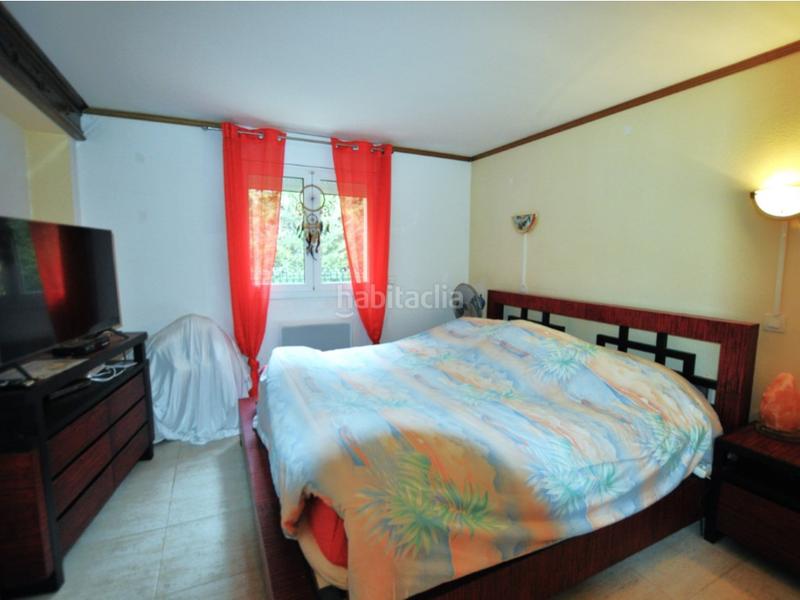 Foto 300c3562-1e02-49e0-a88d-3565eb5cc3fa. Casa  con jardín y dos apartamentos. en Nord Roses