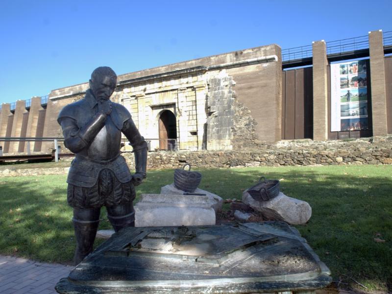 Foto 6696861e-dcb3-48dc-ac36-a5c14f17f081. Casa  con jardín y dos apartamentos. en Nord Roses