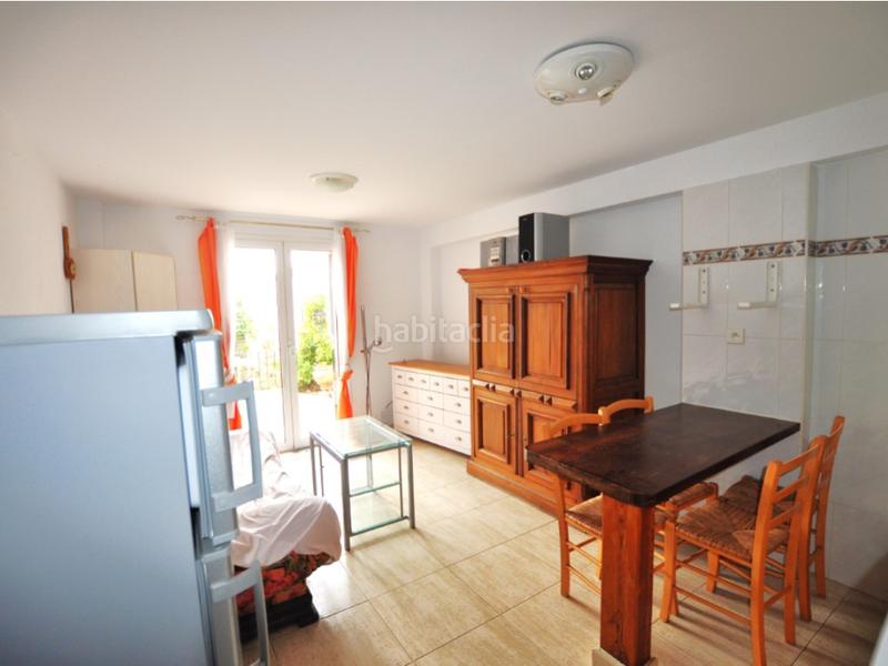 Foto a9247353-6060-40e6-b7b8-926d7e3a57b2. Casa  con jardín y dos apartamentos. en Nord Roses