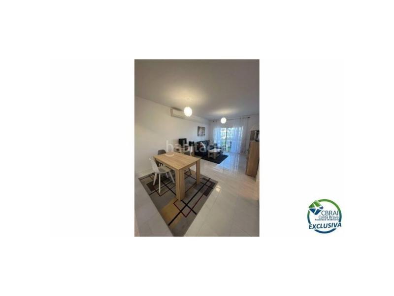 Foto 9369fa00-6519-4768-a52a-edcaaaf241fe. Etagenwohnung mit pool in Sant Maurici Empuriabrava