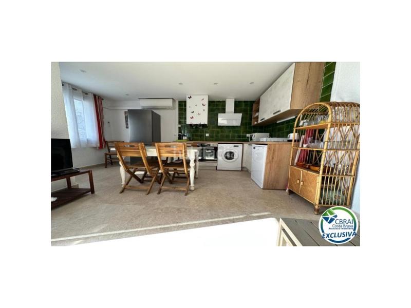 Foto 939e9294-128e-4284-b1f2-dd8f2ce29496. House in sector poblat tipic/av. canal 3 in Moxó - Sant Mori Empuriabrava