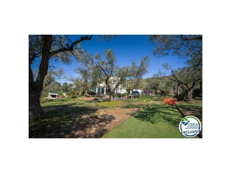 Foto 23f6af0f-e431-4c77-9e42-2bb30ea5cd45. Casa in carrer de l'olivera in Palau-saverdera