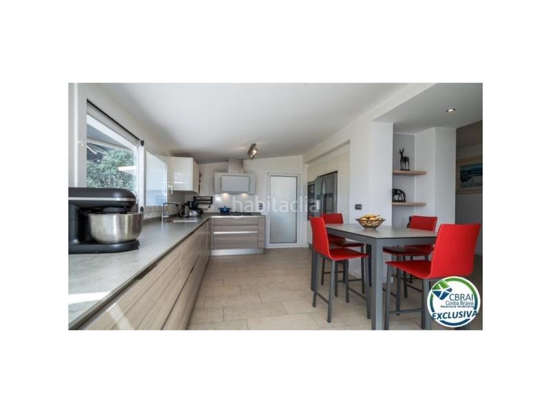 Foto 3325d480-2231-489a-987f-90f1a693cbf3. Casa in carrer de l'olivera in Palau-saverdera