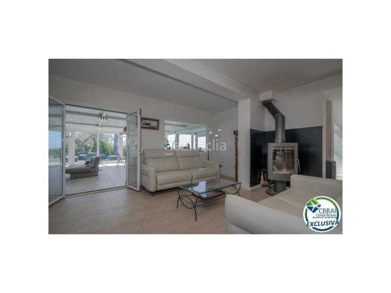 Foto a7014fc6-5738-4d76-ad8d-6501d0bdf451. Casa in carrer de l'olivera in Palau-saverdera