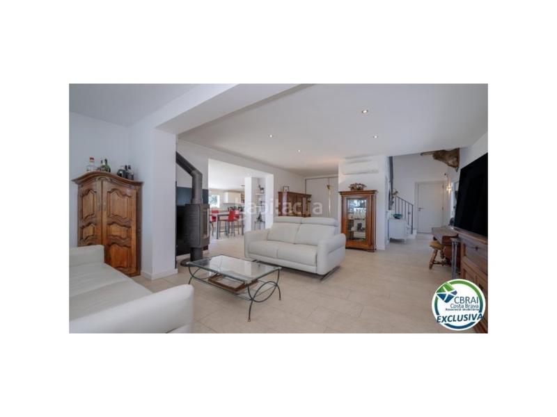 Foto fd6b918c-ac21-4513-a24d-85cd0efec654. Casa in carrer de l'olivera in Palau-saverdera