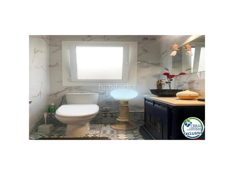 Foto 6c1c2fd0-6a6a-4b31-8584-b294c98cd706. Piso en calle de les drassanes 6 amplio piso en venta a 100 metros del mar en Roses