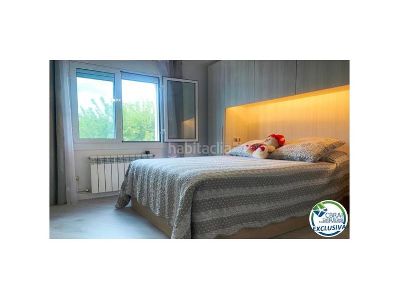 Foto da5d9ba9-340a-4036-af1e-fee07bc13d52. Piso en calle de les drassanes 6 amplio piso en venta a 100 metros del mar en Roses