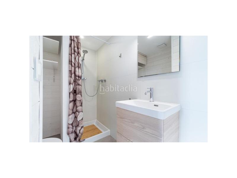 Foto 5104223c-8b57-4177-8f22-877b7baa5feb. Piso en sector port empordà 85 precioso apartamento en la última planta con vistas al canal y amarre privado en Empuriabrava