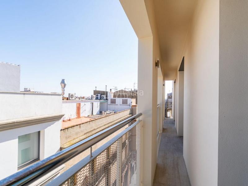 Foto 03949d57-de71-49ec-a1e6-788e42c3c37c. Dúplex a calle pau 4 a Creu de la Mà Figueres