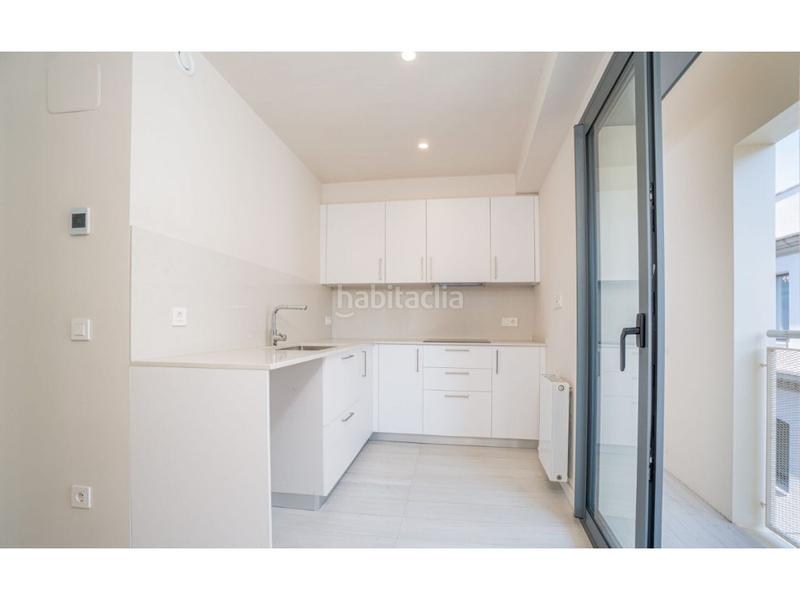 Foto 77bc39c5-07a9-42ae-afb8-ca5be74cd233. Dúplex a calle pau 4 a Creu de la Mà Figueres