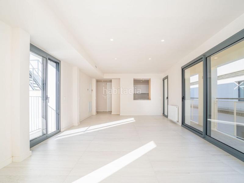 Foto 8fa038d7-2603-4af2-8c31-713926c3d9bf. Dúplex a calle pau 4 a Creu de la Mà Figueres