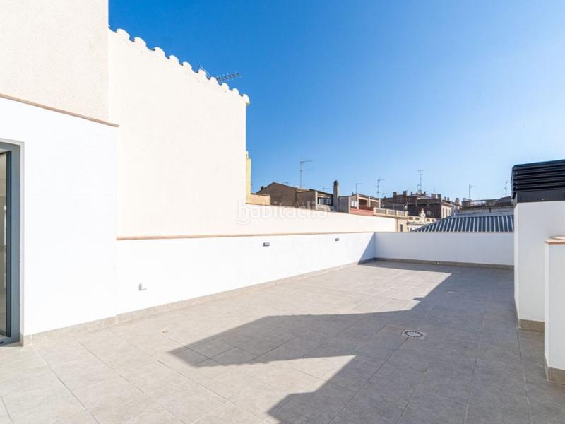 Foto 8fee53a8-1395-4cba-a098-88474f323c45. Dúplex a calle pau 4 a Creu de la Mà Figueres