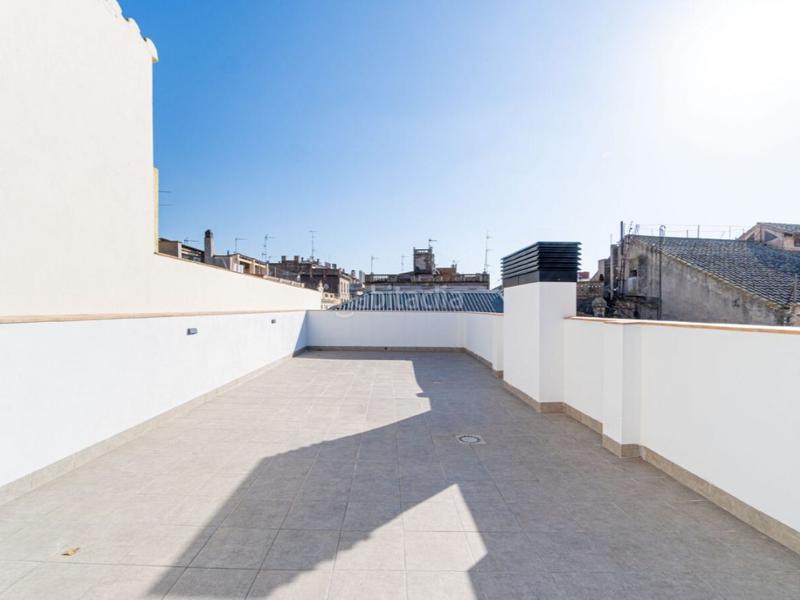 Foto fba1d03b-fb5c-43fb-99e3-7aef8f2a1b11. Dúplex a calle pau 4 a Creu de la Mà Figueres