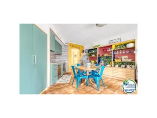 Flat in Calle cap norfeu 60. Acogedor apartamento reformado en el centro de roses a escasos m