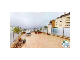 Appartement à Calle cap norfeu 42. Dúplex con vistas impresionantes a la bahía de roses