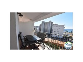 Pis a Avenida de la gola de l'estany 44. Apartamento con vistas al mar en santa margarita, a 70 m de la p