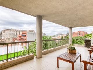 Appartement  Calle mare de deu de montserrat 23. Impresionante piso en un emblemático edificio en figueres.