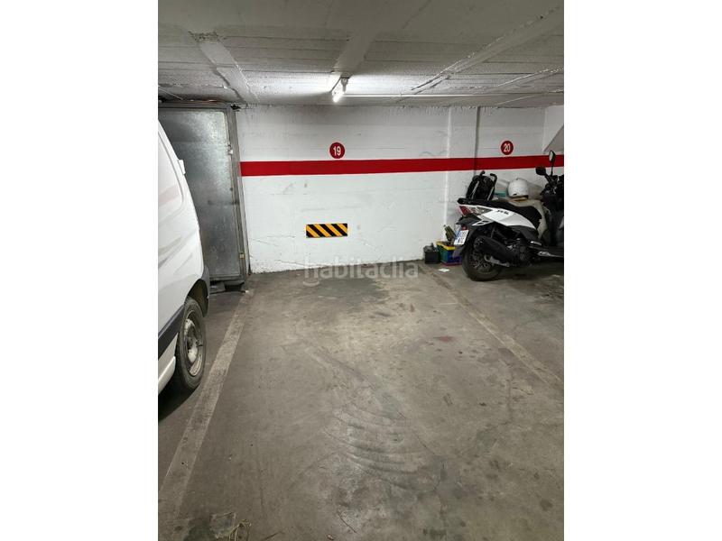 Foto 7d89068a-16c9-4cce-94fc-5df3f245f387. Posto auto in Creu de la Mà Figueres