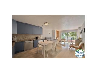 Appartement à Avenida del port canigo 15. Lujoso, moderno y bonito apartamento de dos dormitorios.