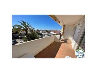 Appartement à Avenida del port joan 2. Bonito, romántico y acogedor apartamento en edificio de lujo