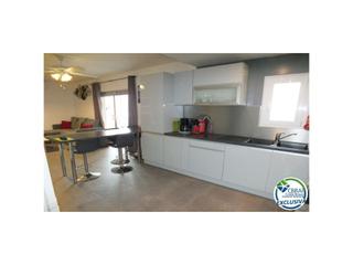 Etagenwohnung in Calle de la punta del mig 13. Apartamento de 2 habitaciones cerca de la playa.