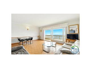 Appartement à Calle de joan margarit 26. Apartamento con amplia terraza y espectaculares vistas al mar y
