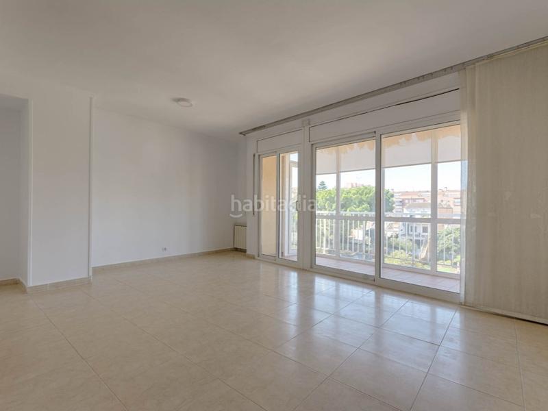 Foto 3c344041-320f-41ff-b55c-23522953903a. Duplex with heating parking in Creu de la Mà Figueres