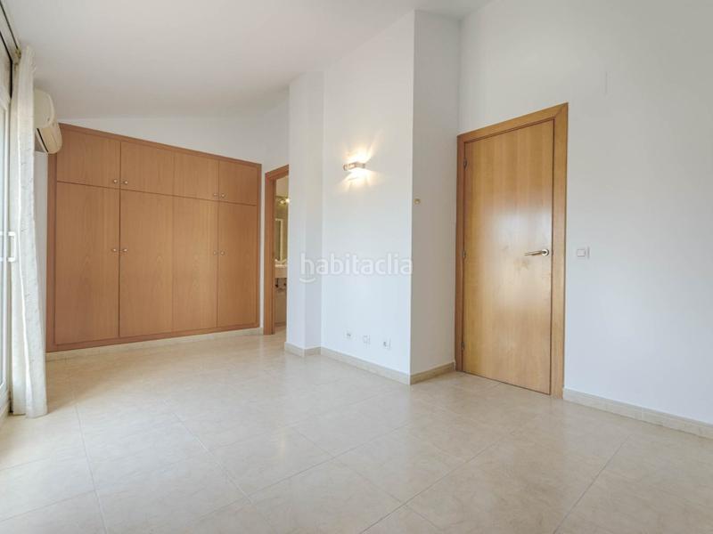 Foto 6eb00341-2b6d-4e05-96df-465ba005ad13. Duplex with heating parking in Creu de la Mà Figueres