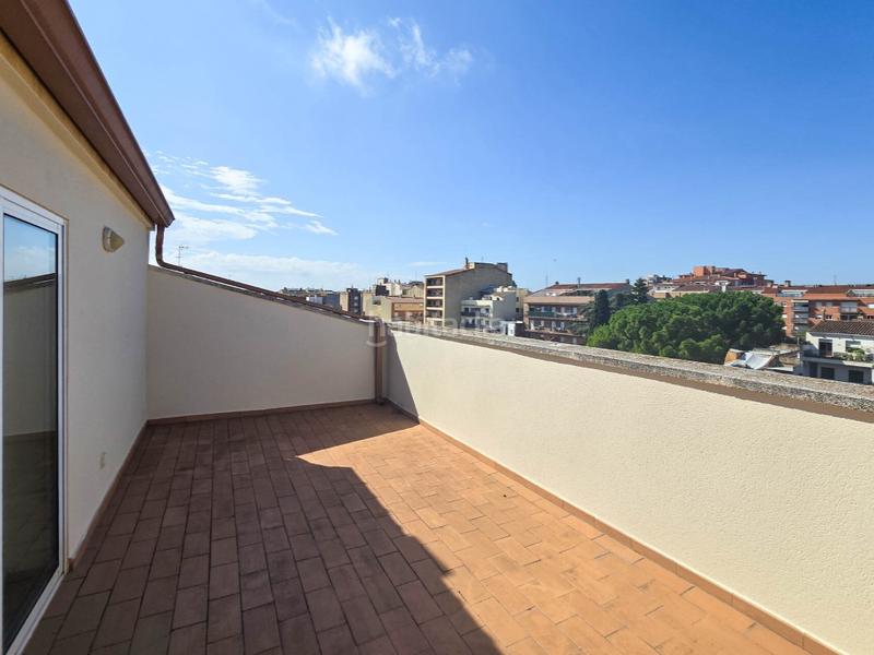 Foto 96be85b4-6246-4001-8101-e5b042f031b9. Duplex with heating parking in Creu de la Mà Figueres