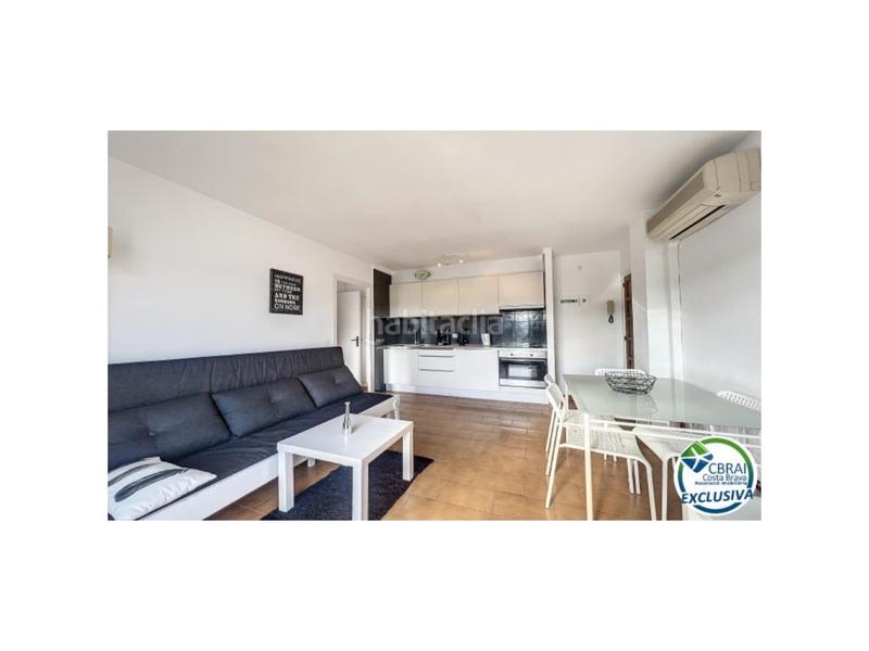 Foto 3a54fcdb-2a66-4925-975a-c30415b3d7a4. Appartamento in sector poblat tipic/av. canal 19 in Empuriabrava