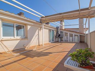 Duplex  Avenida salvador dali i domènech. Dúplex situado en la zona de la creu de la mà