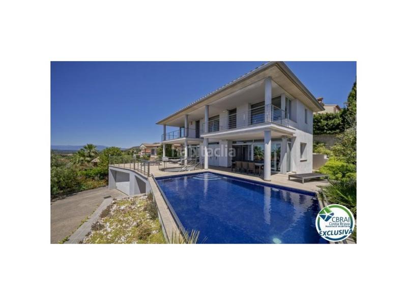 Foto 402b330f-3eab-4887-b795-fa86815dd10b. Chalet in carrer d'alemanya 74 in Palau-saverdera