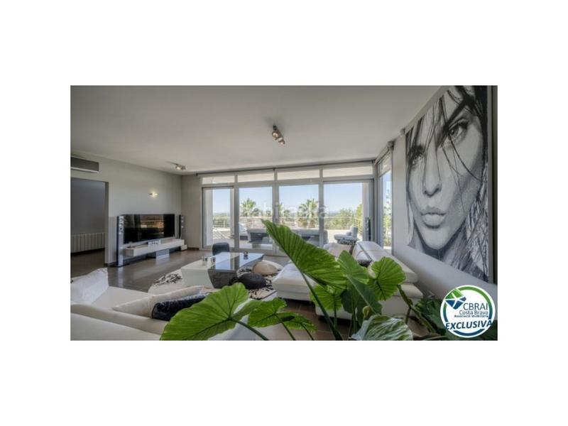 Foto 6a2c8482-829e-4c40-8985-aab57e1995d9. Chalet in carrer d'alemanya 74 in Palau-saverdera