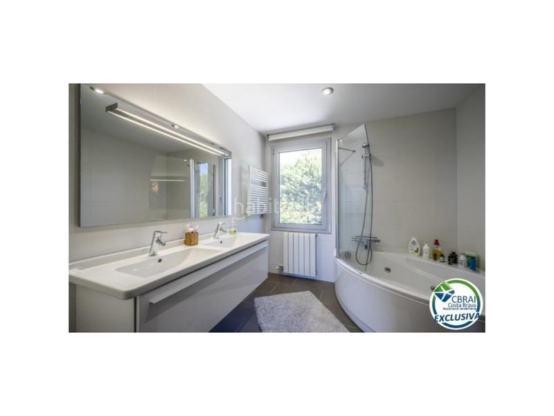 Foto 89c6872f-3c90-4fb3-b8c2-e3873a294f5c. Chalet in carrer d'alemanya 74 in Palau-saverdera