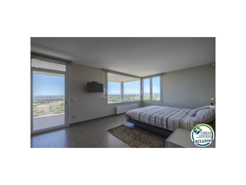 Foto b1e11323-8c1c-402b-9548-b90393287d4d. Chalet in carrer d'alemanya 74 in Palau-saverdera