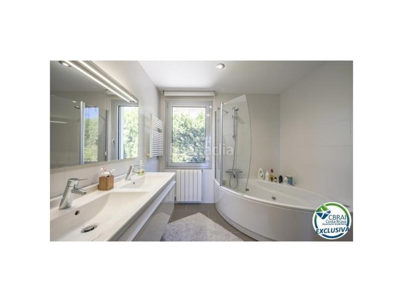 Foto f73a5682-169b-4987-a068-fc60f04f856f. Chalet in carrer d'alemanya 74 in Palau-saverdera