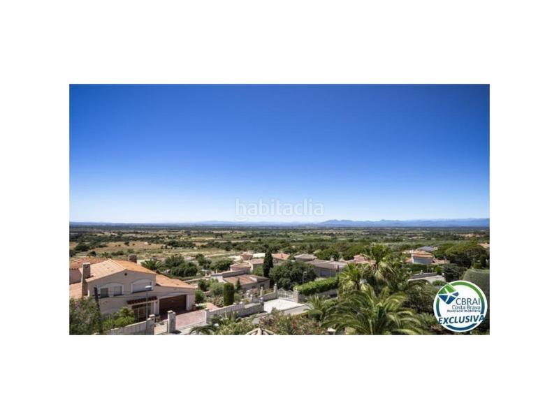 Foto fabda451-d57b-41c1-abeb-cc6d6ae41851. Chalet in carrer d'alemanya 74 in Palau-saverdera