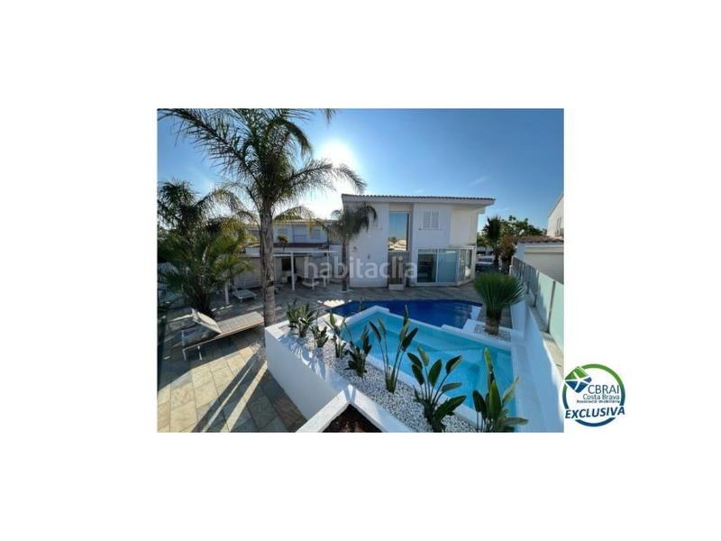 Foto 12889ba8-4c08-42ca-bc3d-ec930156fadc. Haus in carrer falconera 24 in Cap Ras - Creus - Falconera Empuriabrava