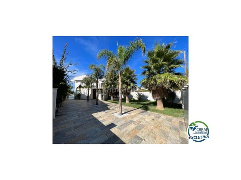 Foto 6c4efa89-427e-464d-920d-c43232a73858. Haus in carrer falconera 24 in Cap Ras - Creus - Falconera Empuriabrava