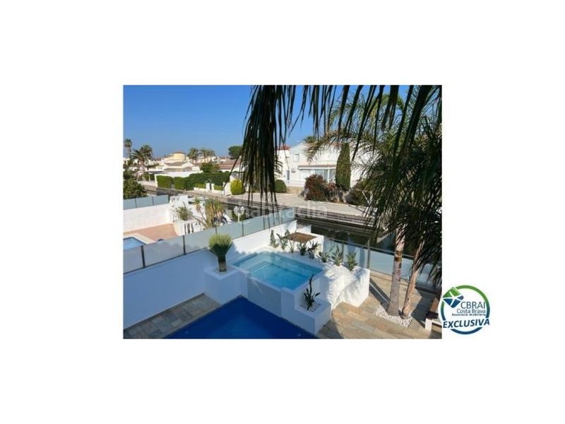 Foto a0e7b5ce-9331-4536-8494-a5e3d67b7686. Haus in carrer falconera 24 in Cap Ras - Creus - Falconera Empuriabrava