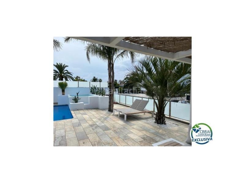 Foto bb46d81e-346f-44c2-bdf5-b78a9c34f7c9. Haus in carrer falconera 24 in Cap Ras - Creus - Falconera Empuriabrava