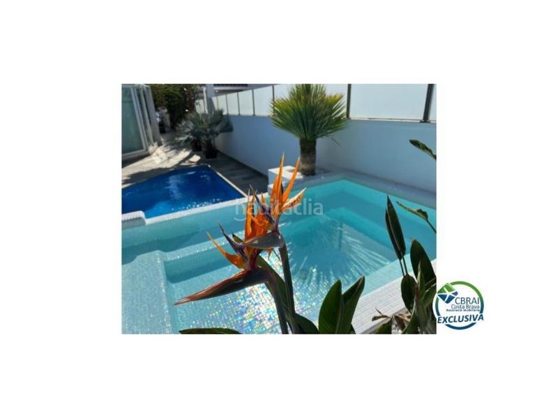 Foto dc0bd668-59d7-4e86-977d-d6e184a2cb0c. Haus in carrer falconera 24 in Cap Ras - Creus - Falconera Empuriabrava