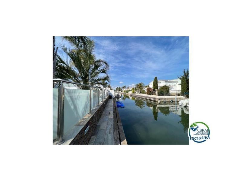 Foto e5d97cff-9215-48a5-95e8-a7551c080d23. Haus in carrer falconera 24 in Cap Ras - Creus - Falconera Empuriabrava