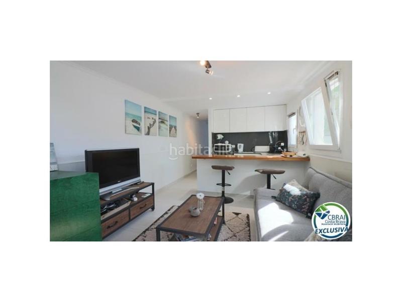 Foto d20ad516-eb94-424e-9726-11c469866664. Haus mit parking pool in Cap Ras - Creus - Falconera Empuriabrava