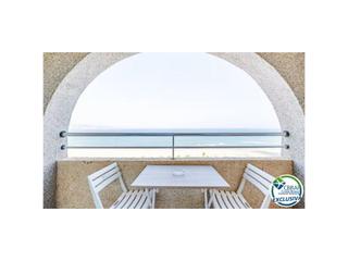 Estudi  Sector delta muga 9. Estudio en planta 17 con terraza y espectaculares vistas al mar