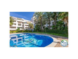 Appartement à Avenida del port joan 2. Acogedor apartamento con amplia terraza y acceso a jardín en san