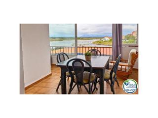 Pis  Avenida de la bocana 24. Apartamento en venta en santa margarida, roses  vistas al canal