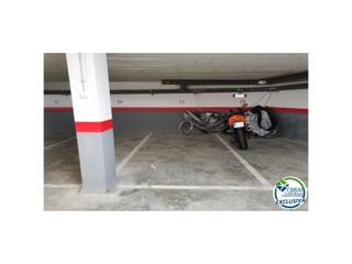 Parking voiture  Calle emporda 12. Venta de plazas de aparcamiento en llançà